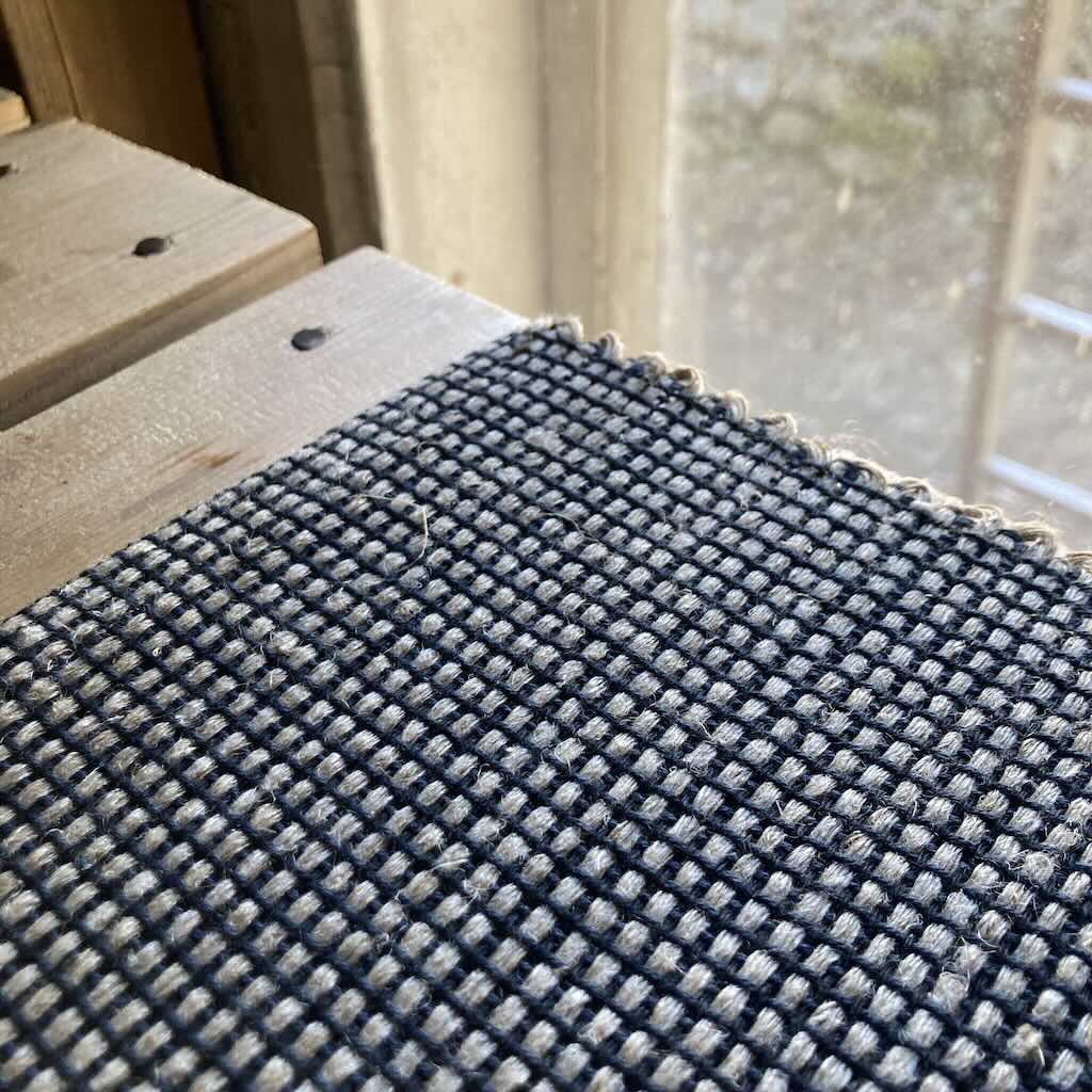 Pellavalankainen laudeliina